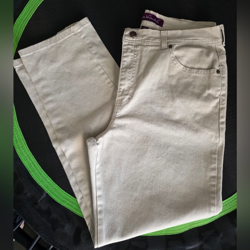 Gloria Vanderbilt Amanda Jeans, Khaki/Lt Beige, Size 16